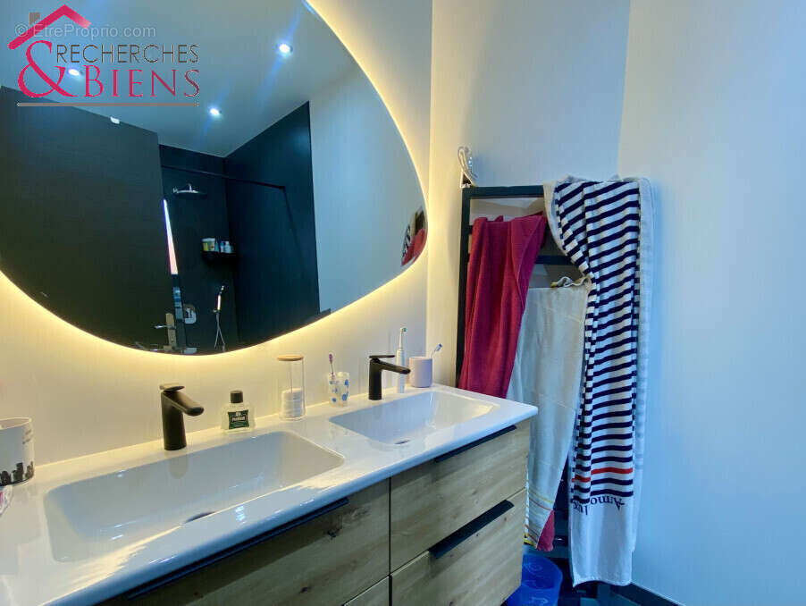 Maison à EMONDEVILLE