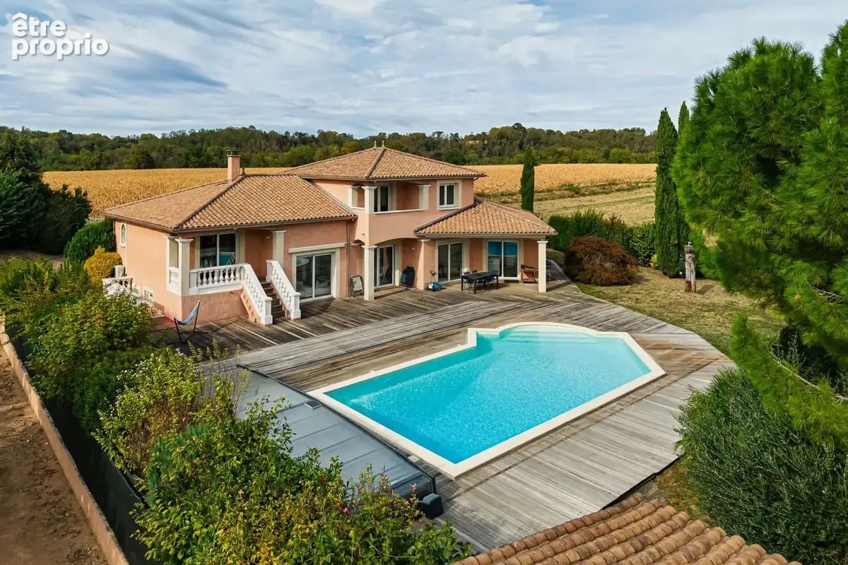Photo Maison à Cailloux-Sur-Fontaines au prix de 935 000€
