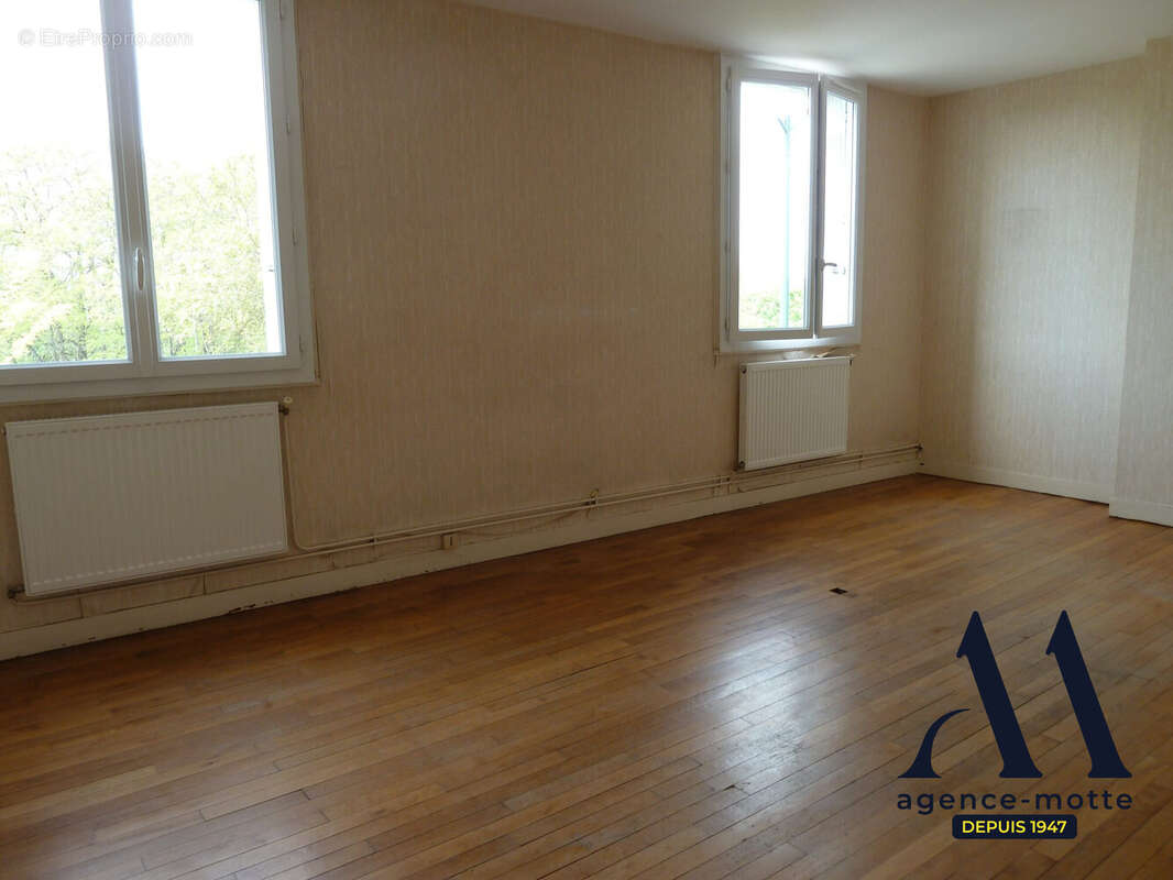 Appartement à SAINT-CYR-SUR-LOIRE