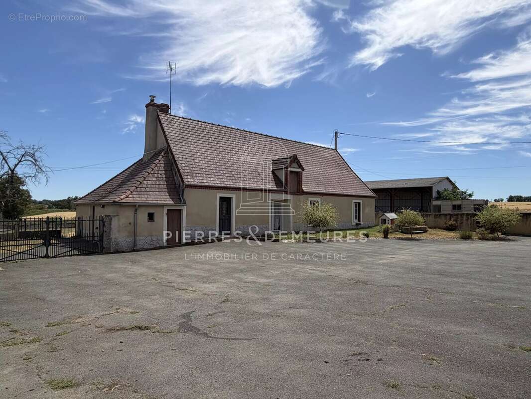 Fermette et ses 1400 m² de dépendances sur 5 hectares - photo 9