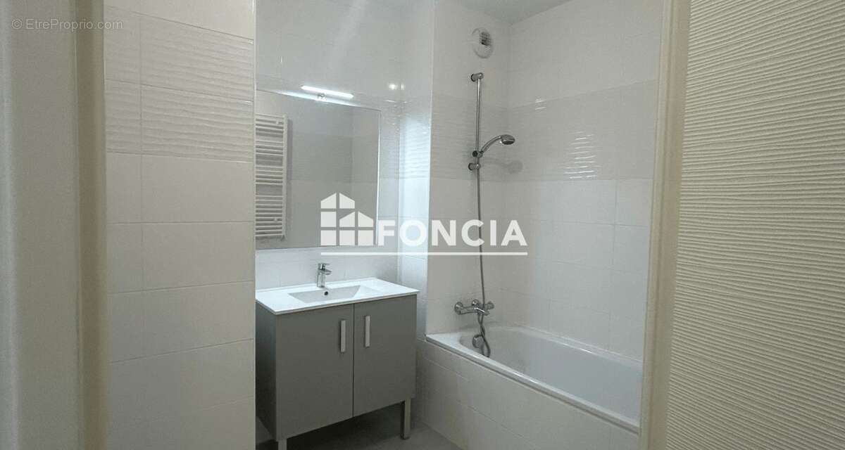 Appartement à VILLENEUVE-LOUBET