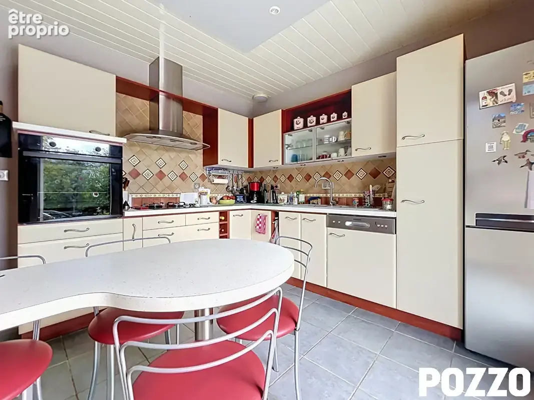 Maison - 5 pièces - 3 chambres - sous-sol - 110m² - jardin 2727 m² - Saint Georges Montcoq - Saint Lo - photo 2