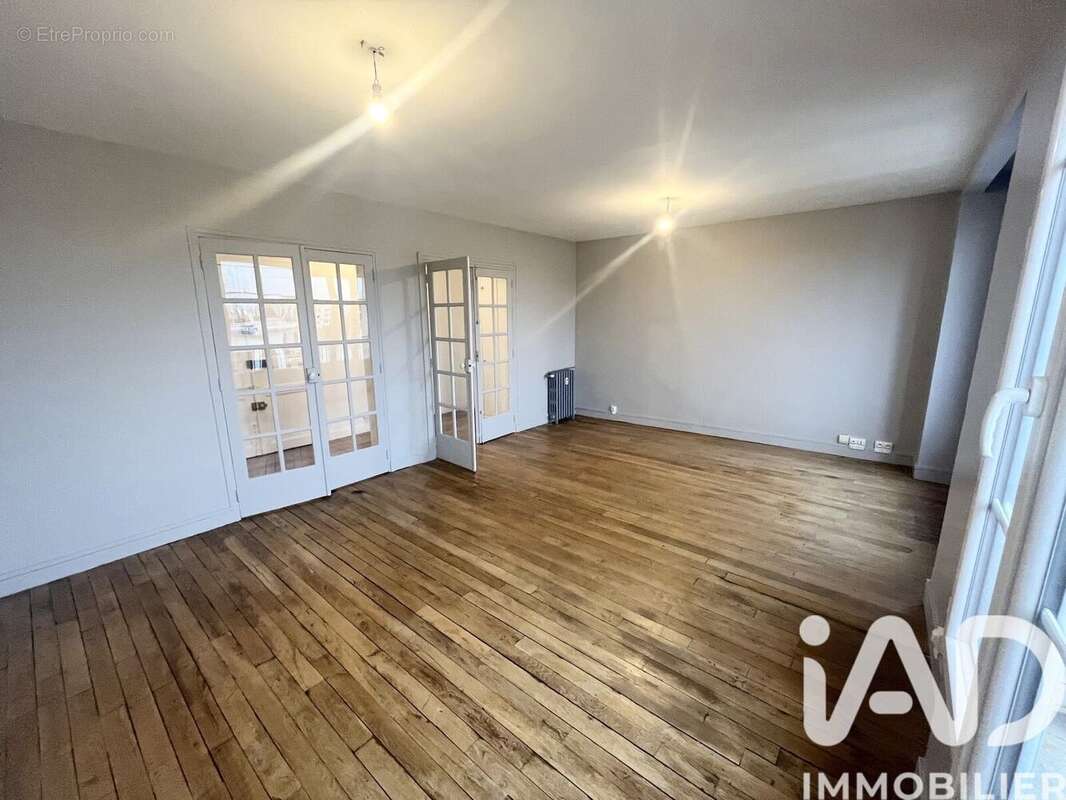 Photo 2 - Appartement à LA GARENNE-COLOMBES