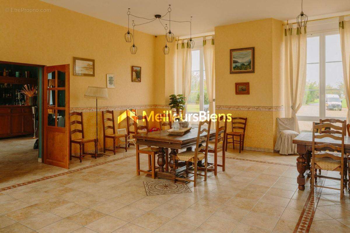 Maison à SAINT-AUBIN-DE-CRETOT