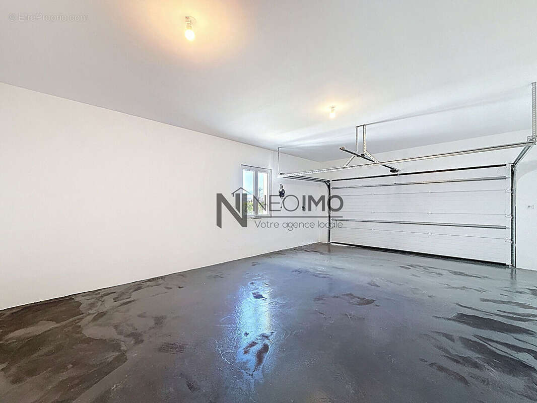 Maison à NEUFCHATEAU