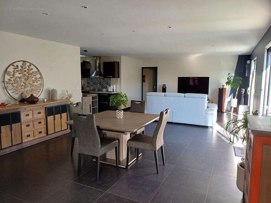 Maison à LA ROCHENARD