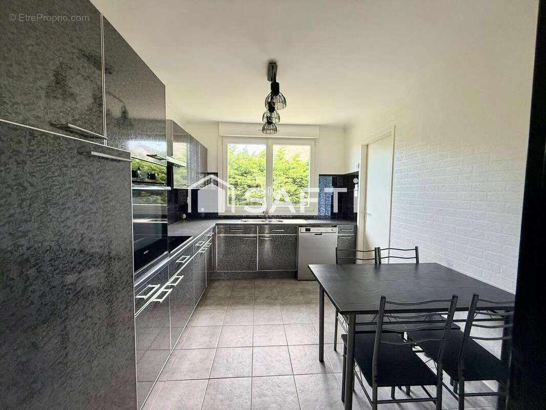 Maison 76 m² à Camiers  - photo 4
