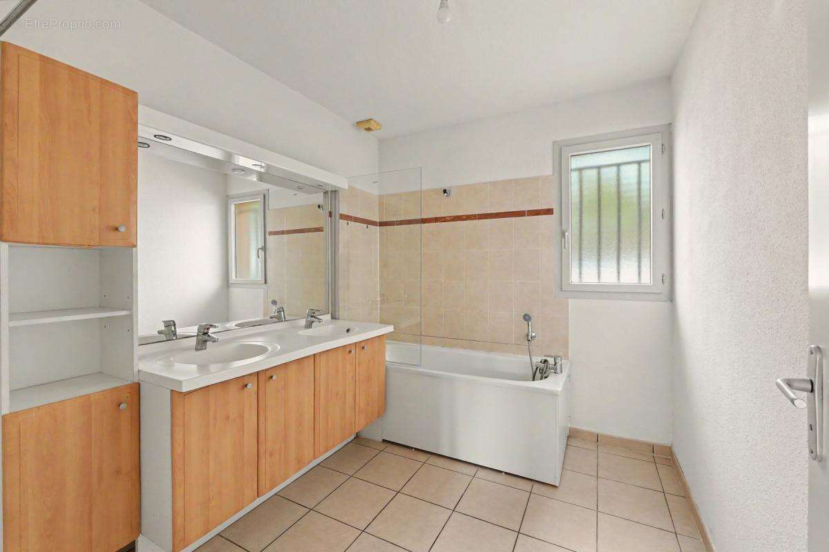 Maison 4 pièces 90 m² - Saint-Jory - Plain-pied avec jardin, garage et terrasse - photo 6