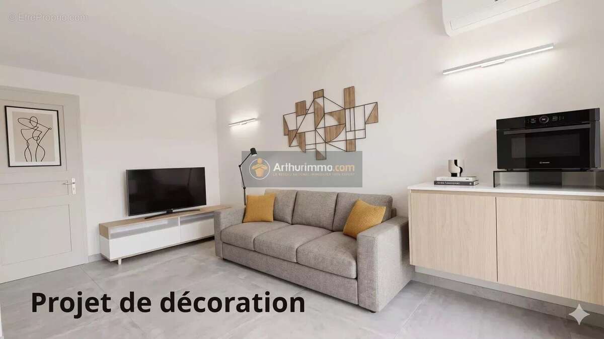 Appartement à ROQUEBRUNE-SUR-ARGENS