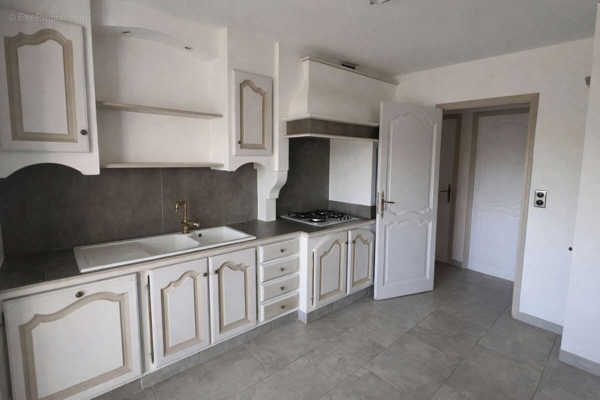 Maison à FLASSANS-SUR-ISSOLE