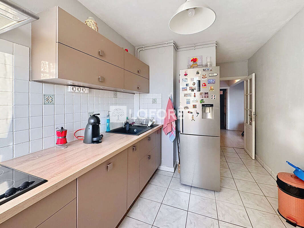 Appartement à GENAY