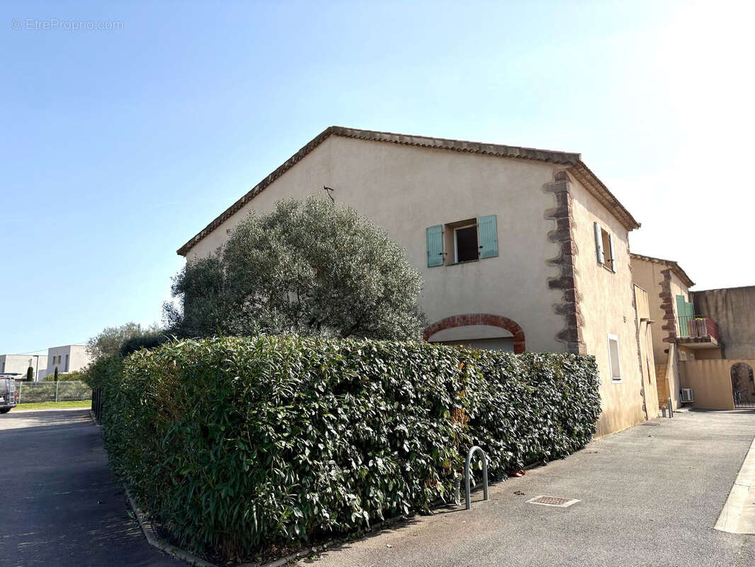 Appartement à PUGET-SUR-ARGENS