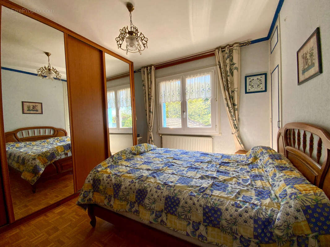 Maison Jonzac 6 pièce(s) 140 m2  et sous sol - photo 14