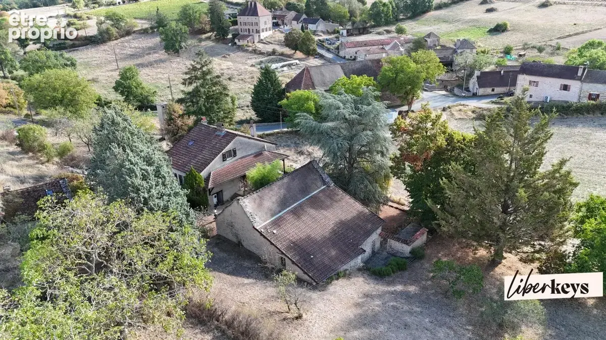 Maison en pierre - rénovée - 1930 m² de terrain - 3 chambres - grange et caves - photo 3