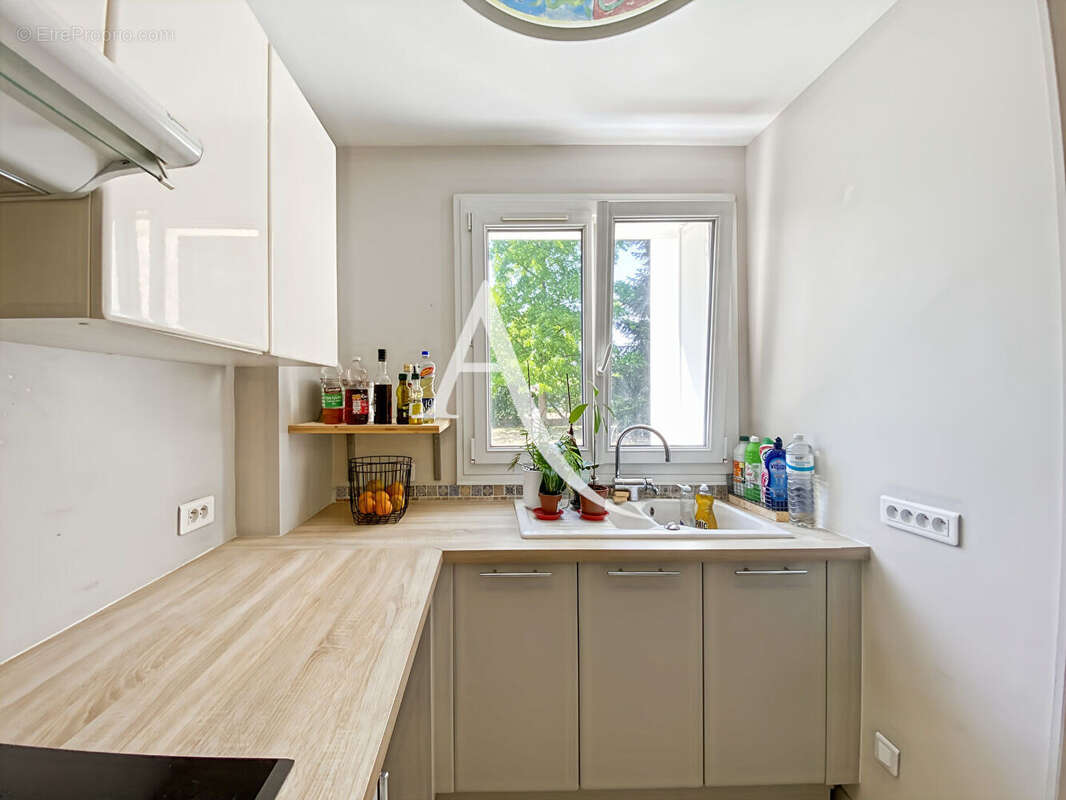 Appartement Bois D Arcy 3 pièce(s) 74 m2 - photo 3