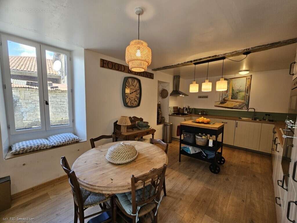 Maison à VILLEFAGNAN