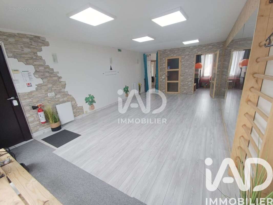 Commerce 103 m² à Lagny-Sur-Marne  - photo 3