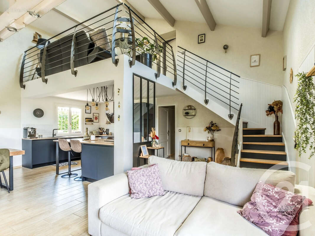 Maison 124 m² à Trevoux  - photo 2