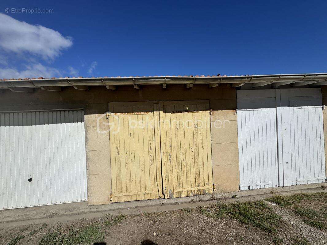 Parking à PALAVAS-LES-FLOTS