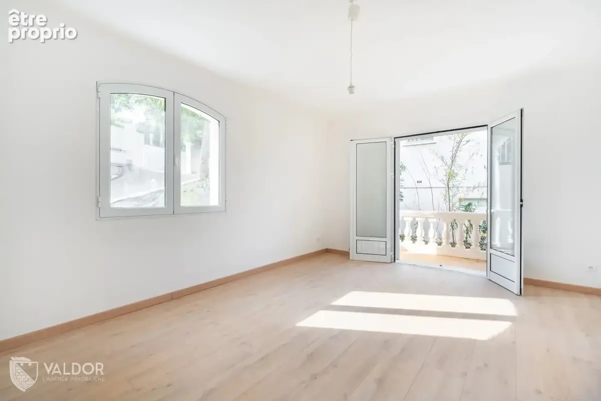 Maison 245 m² à Rochetaillee-Sur-Saone  - photo 7