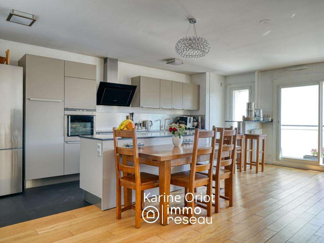 Appartement à PARIS-19E