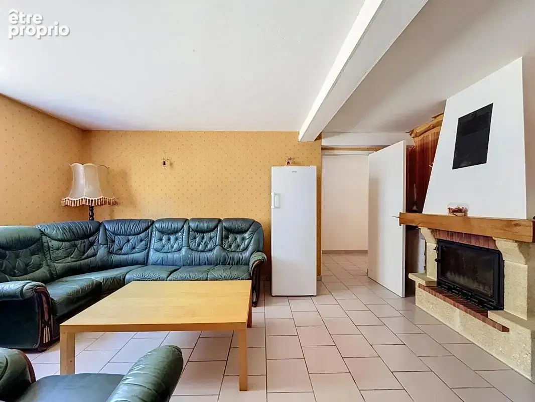 Maison - 6 Chambres - Cave - Garage double - Jardin - Au calme absolu - photo 22