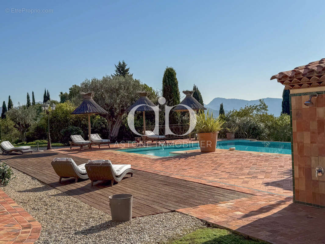 Maison à LA CADIERE-D&#039;AZUR