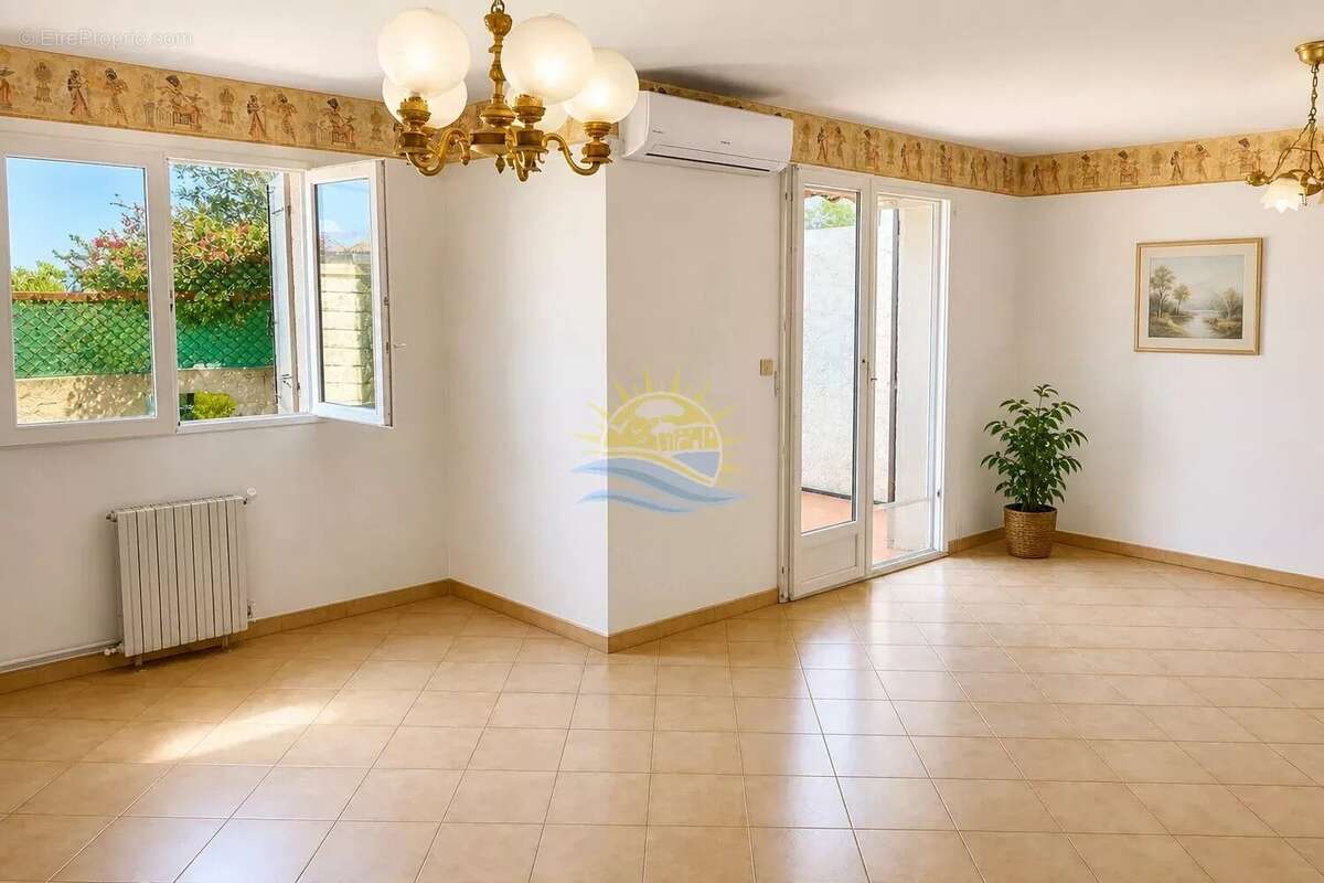 Maison à CHATEAUNEUF-LES-MARTIGUES