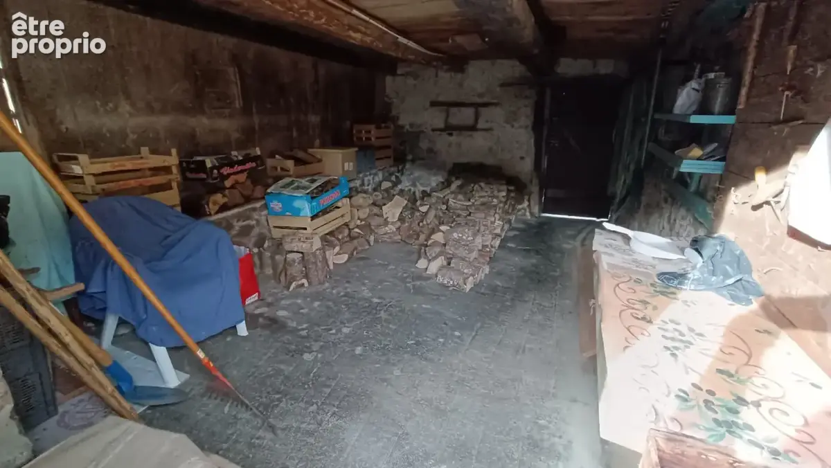 SAINT-CLÉMENT   Charmante maison en pierre avec terrain - photo 12