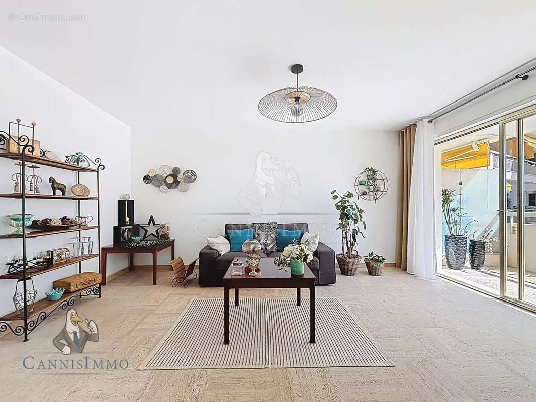 Appartement à LE CANNET