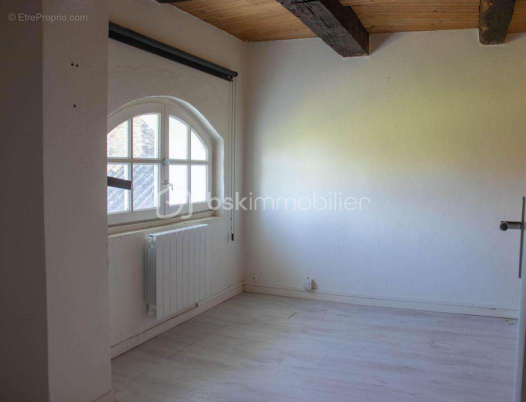 Maison en pierre de 100 m², 4 chambres, atelier et terrasse couverte - photo 8