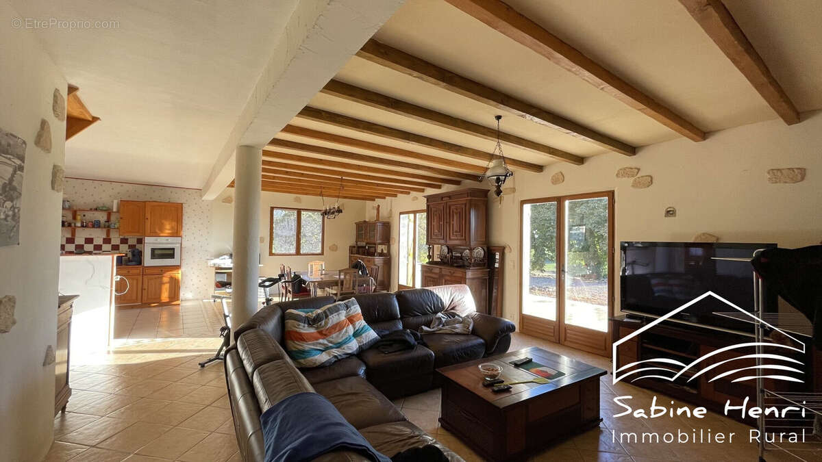 Maison à MIRANDOL-BOURGNOUNAC