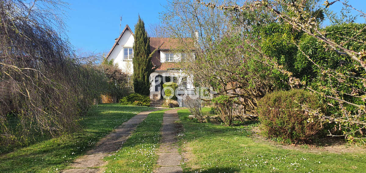 Maison à LA VILLE-DU-BOIS