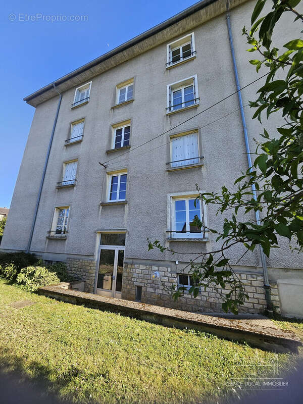 Appartement à VARENNES-VAUZELLES