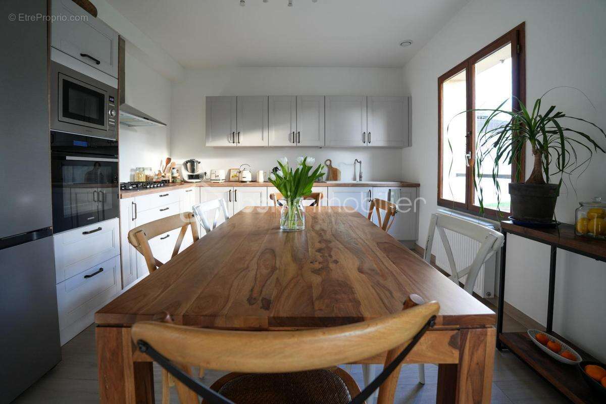 Maison à MONTEVRAIN