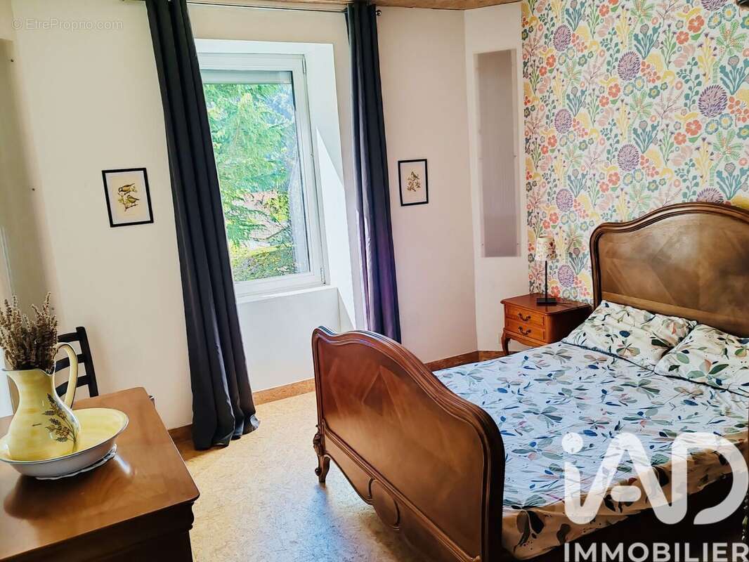 Maison 143 m² à Les Ollieres-Sur-Eyrieux  - photo 7