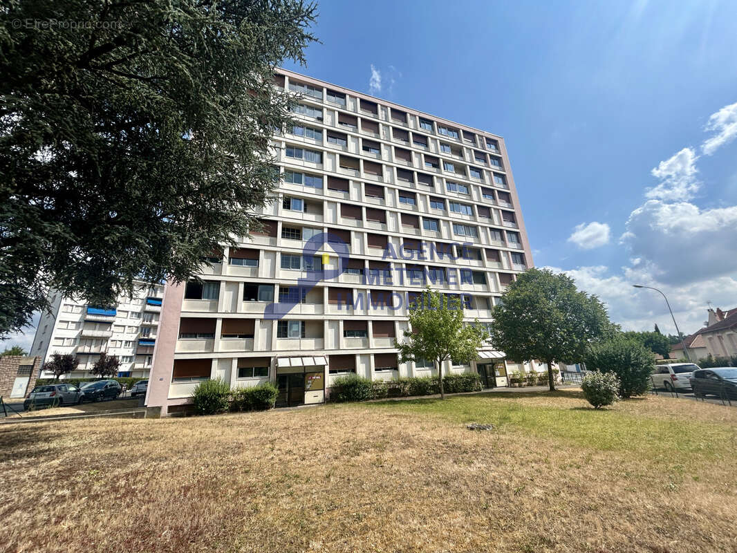 Appartement de type f2 - avec garage - 67 m2 - photo 4