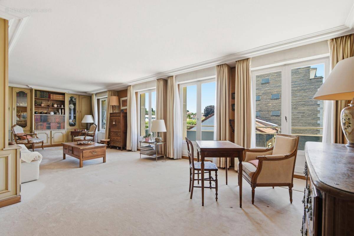 Appartement à VERSAILLES