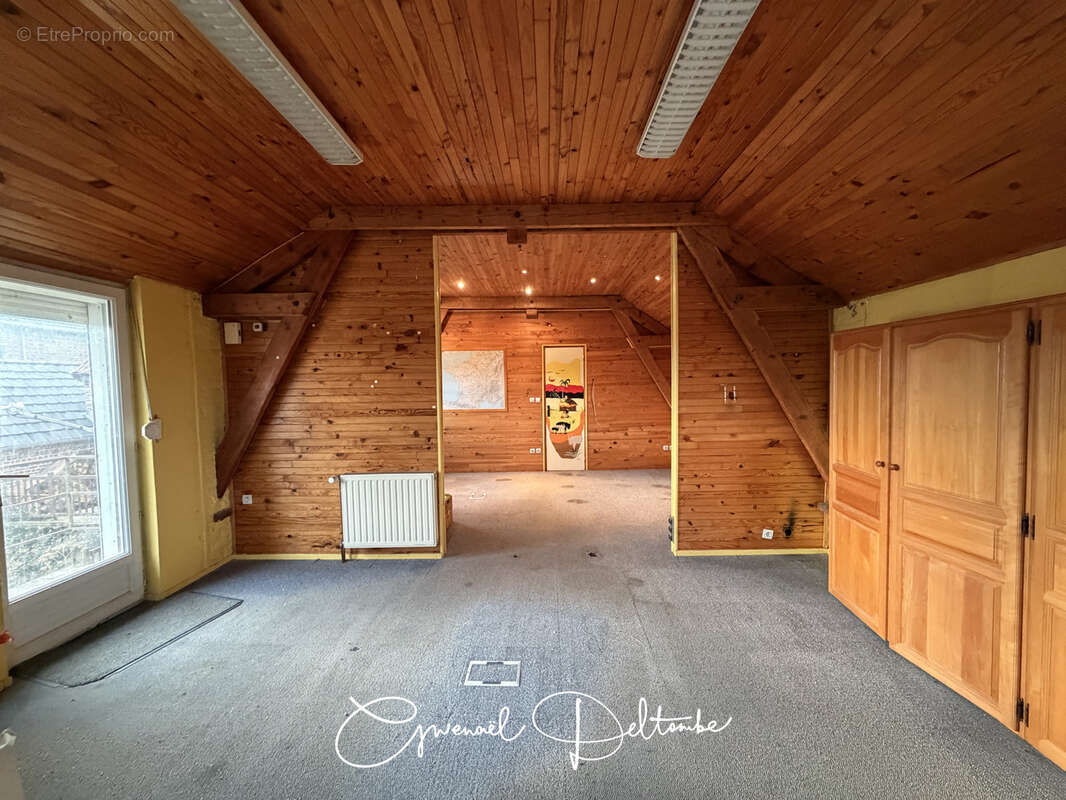Maison à FAMPOUX