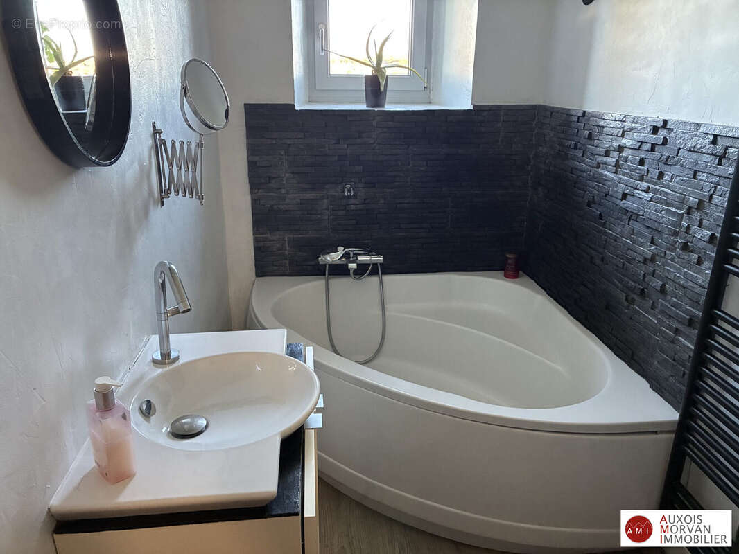 Maison à PRECY-SOUS-THIL