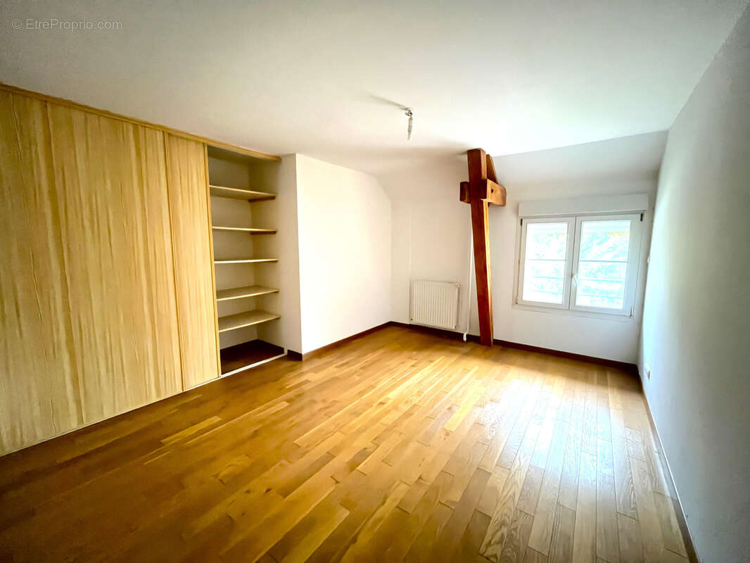 Appartement à BEZANNES