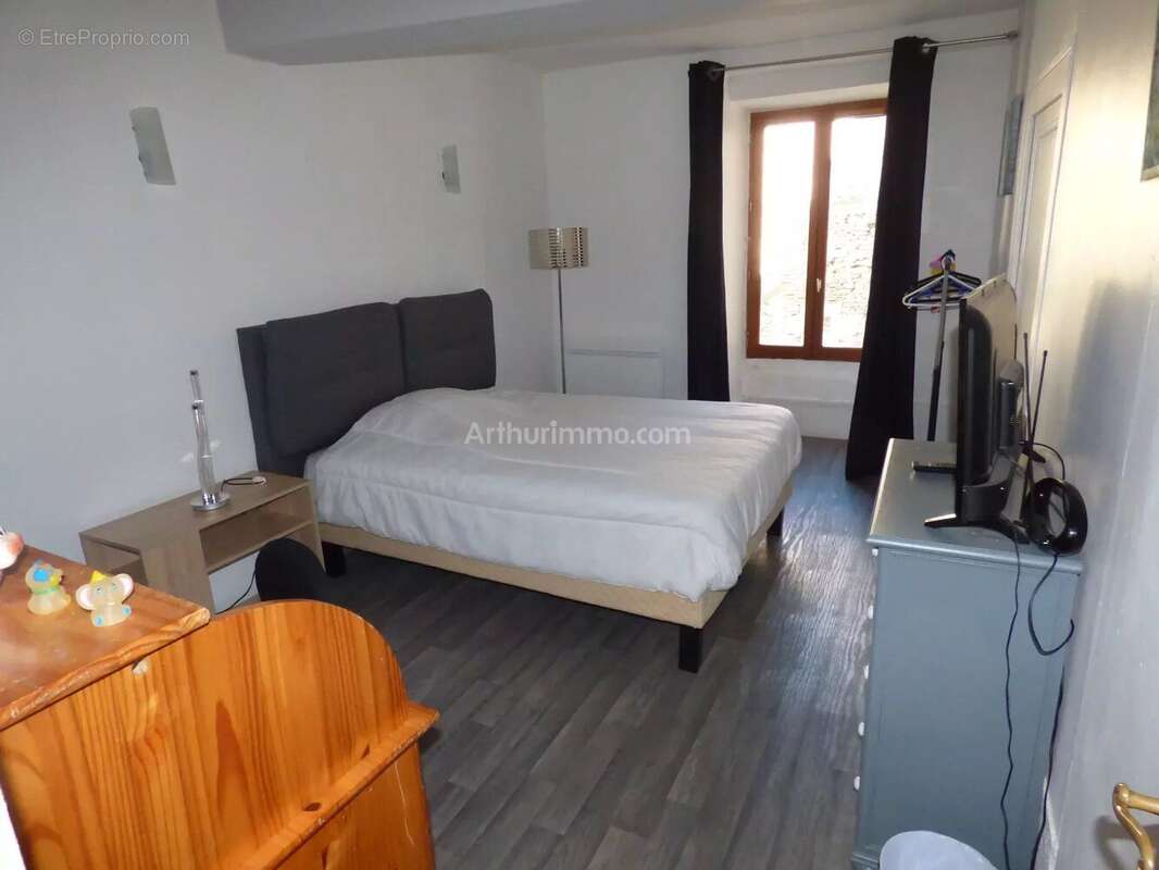 Maison à L&#039;ISLE-SUR-SEREIN