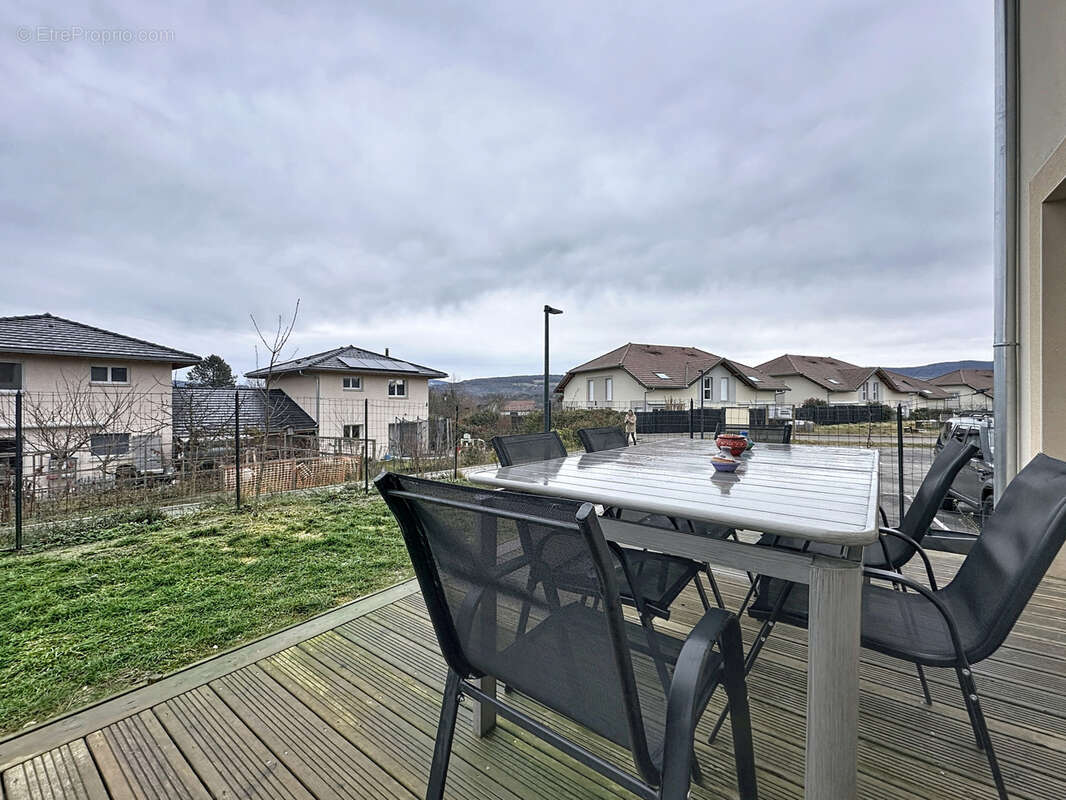 Appartement à SALLENOVES