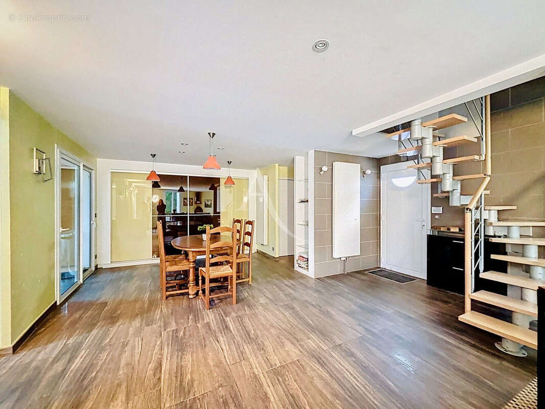 Maison à CHANTELOUP-EN-BRIE