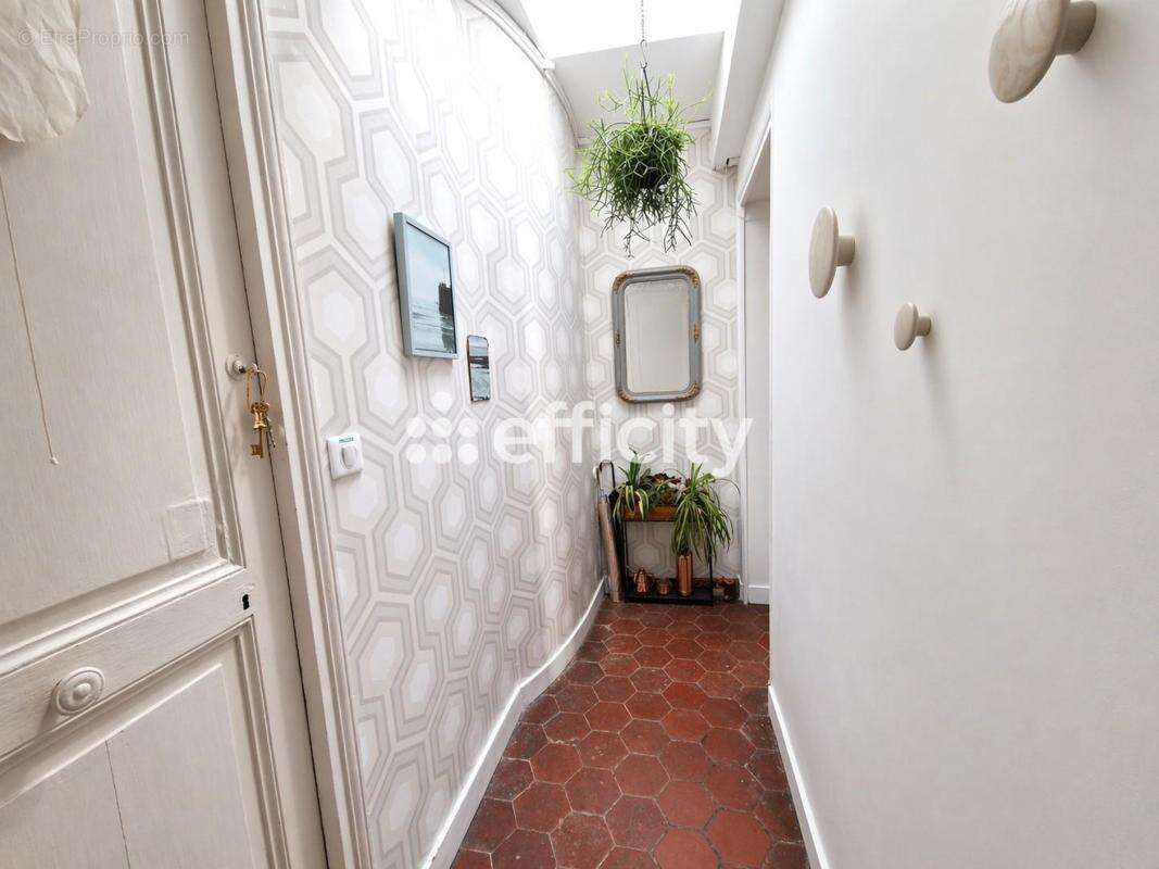 Appartement à PARIS-16E