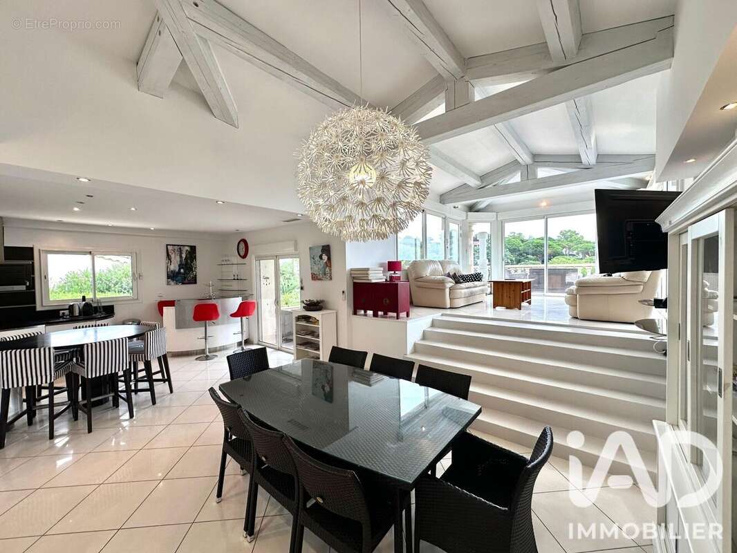Maison 167 m² à Sainte-Maxime  - photo 3