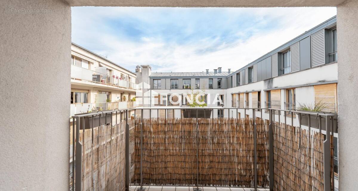 Appartement à PARIS-20E