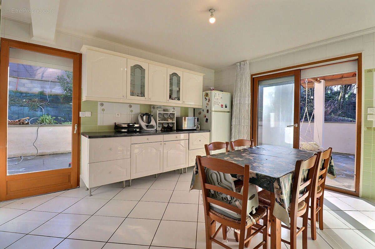 Maison Chambery 6 pièce(s) 141 m² et 559 m2 de terrain - photo 8