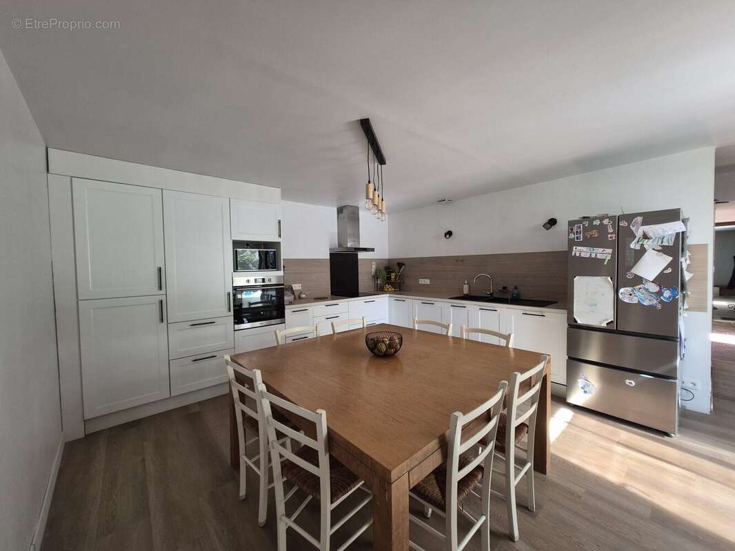 Maison à VILLENEUVE-LA-COMTESSE