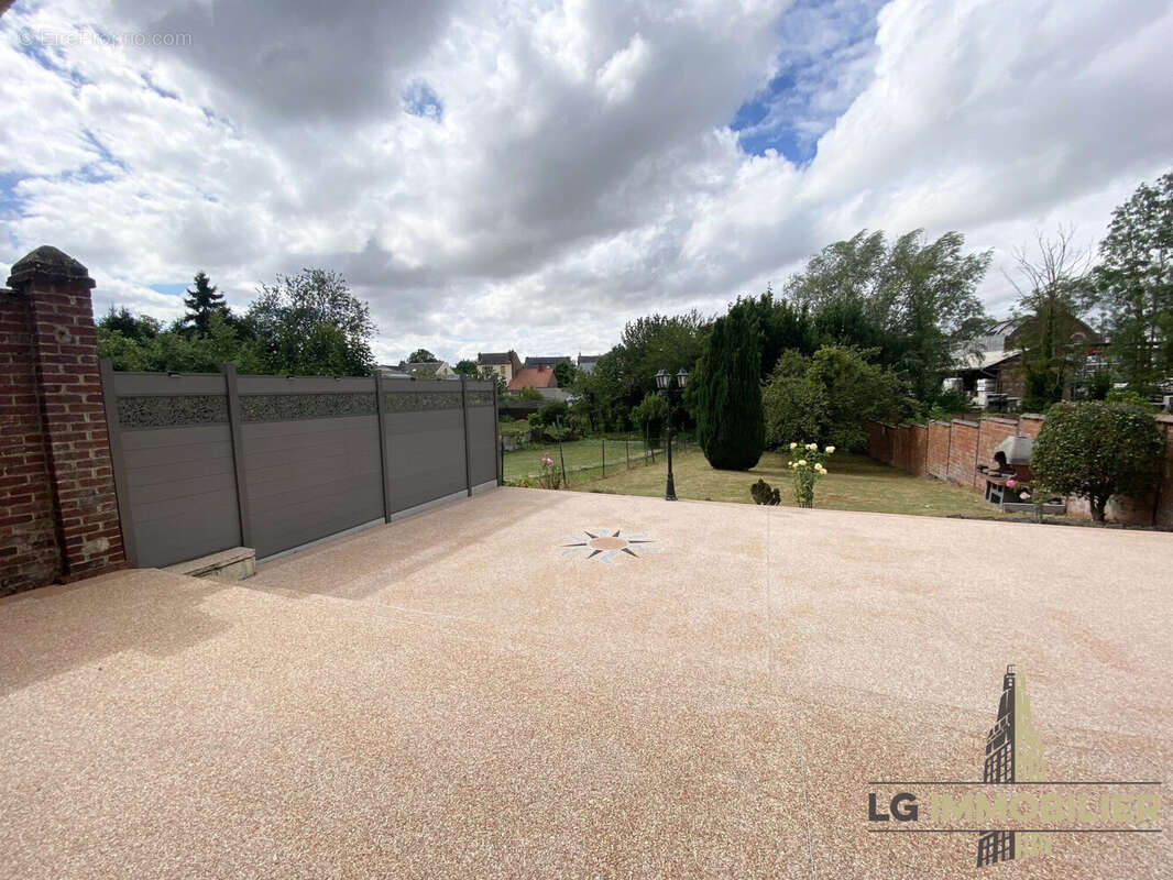Maison 171 m² à Roye  - photo 2